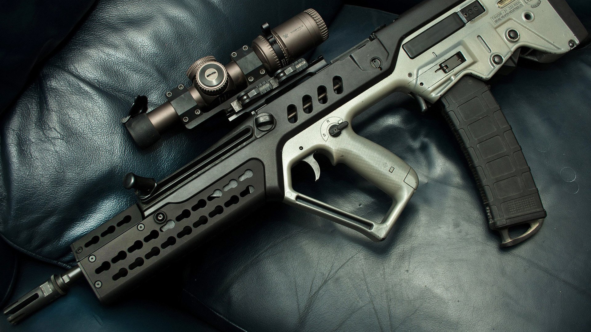 乐鱼官方登录入口-女篮青年队强化横移步伐提升外围防守表现，青年女篮国家队名单