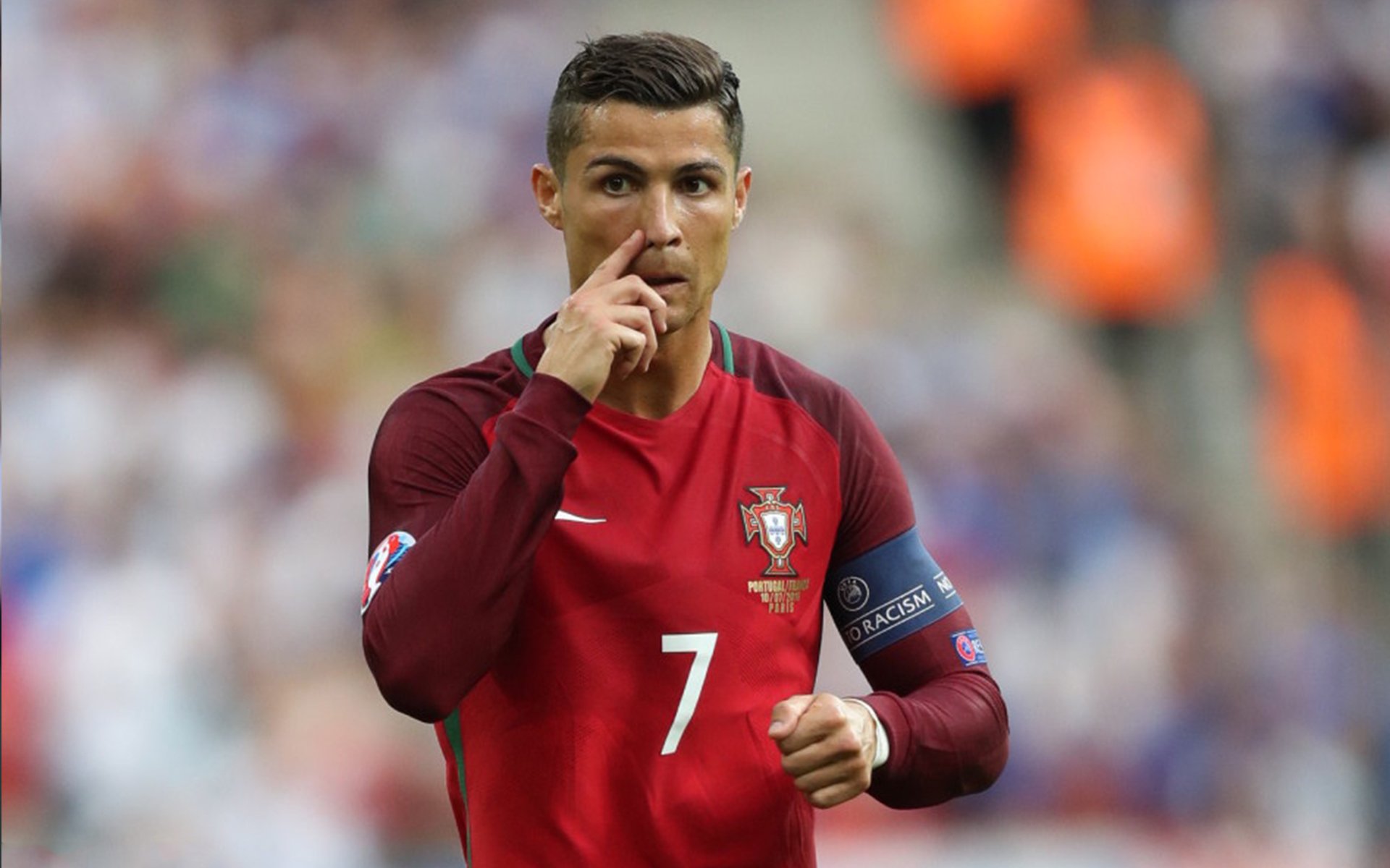 麦金托什女子800米自由泳赛场再创佳绩,加拿大游泳运动员麦金托什